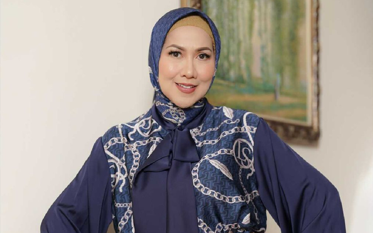Salami Ibu Ferry Irawan Di Sidang, Venna Melinda Kembalikan Satu Mobil Berisi Barang Suami