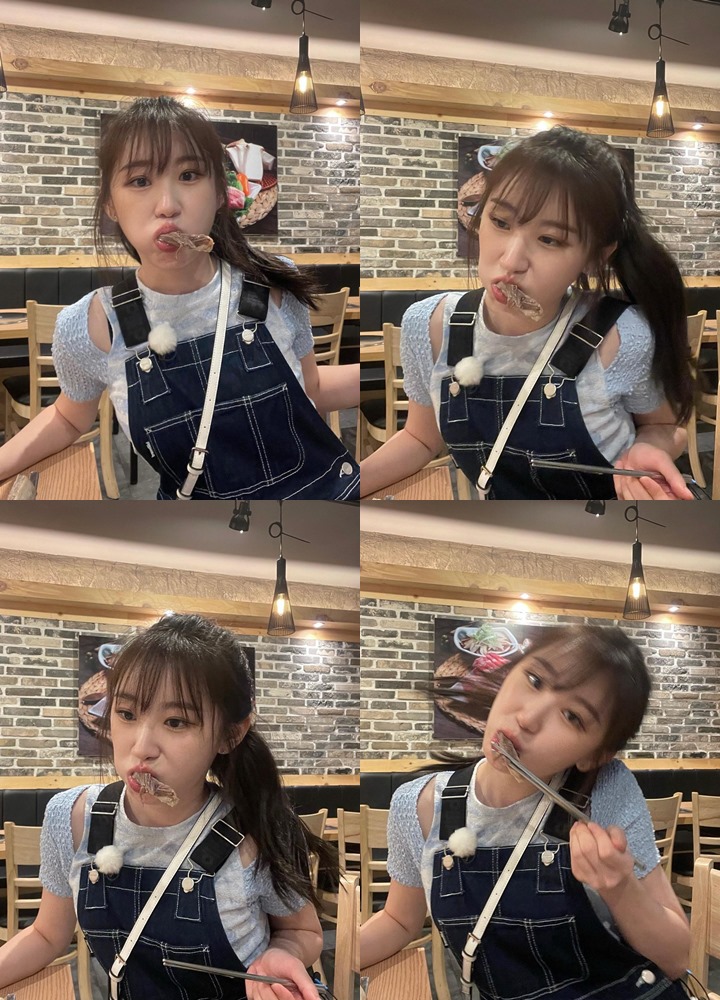 Gigit Daging Sambil Selca