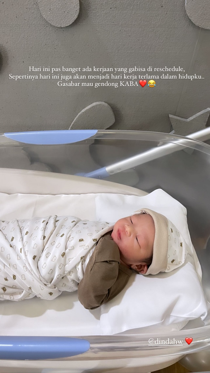 Super Gemes Pakai Baju Bayi