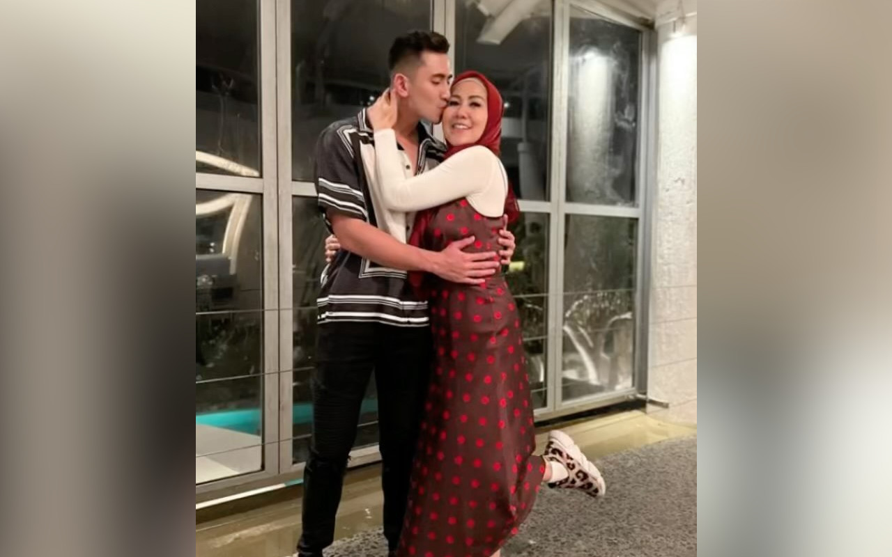 Verrell Bramasta Sanjung Venna Melinda Saat Tanggapi Soal Keputusan Sang Ibu Cabut Gugatan Cerai