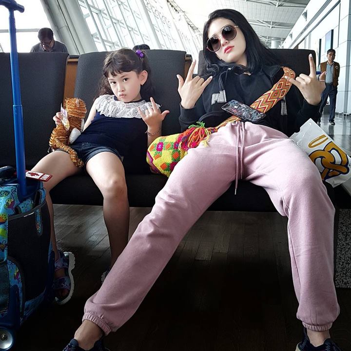 Kompak Pose Swag
