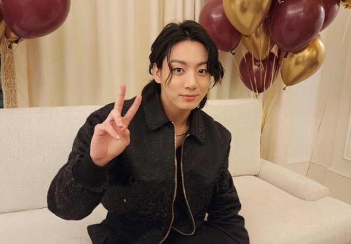 Jungkook BTS Ketiduran Saat Live Disaksikan 15,8 Juta Penggemar