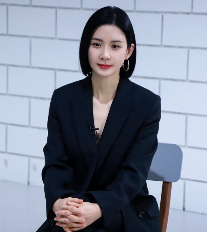 Lee Bo Young 