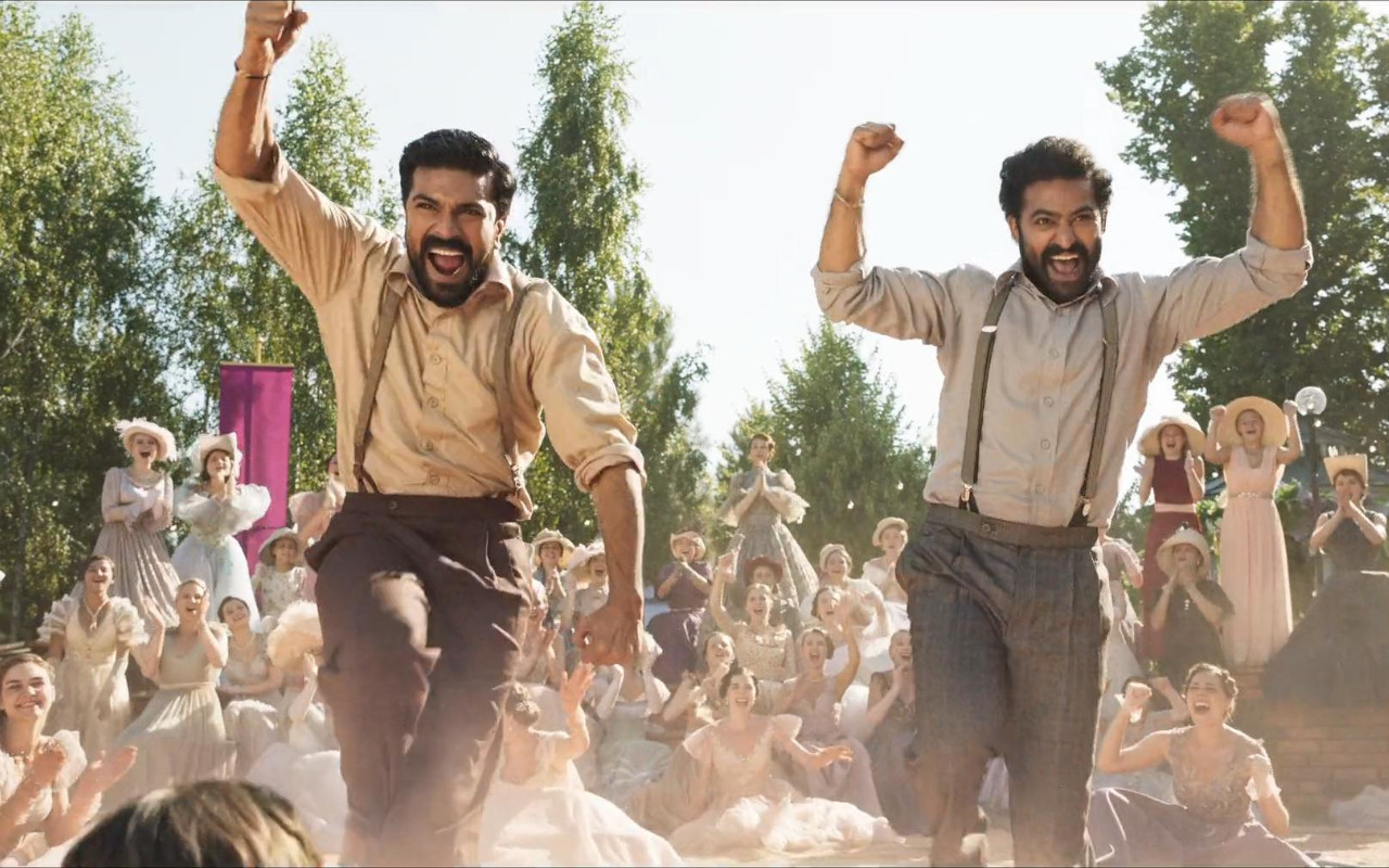 'Naatu Naatu' Film 'RRR' Jadi Lagu India Pertama Tembus Oscar 2023 Usai Menang Best Original Song