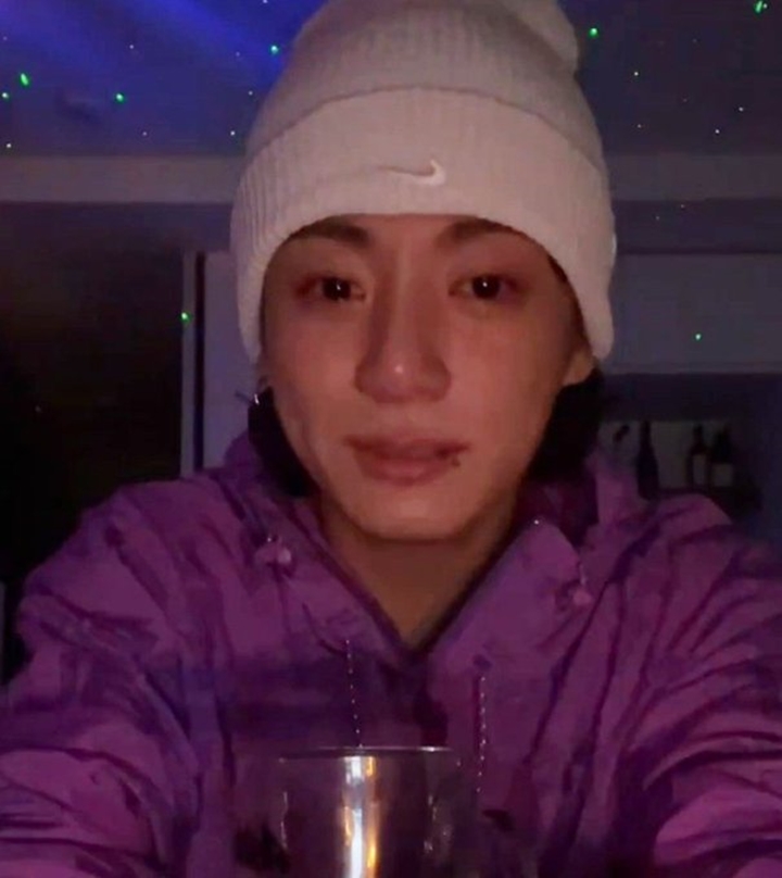 Jungkook BTS Nangis Saat Bicara Jujur ke Fans Selama Siaran Live