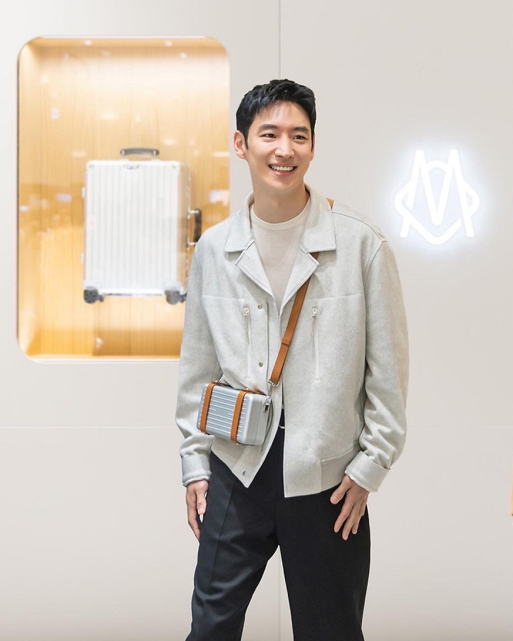 Lee Je Hoon- COMPANY ON