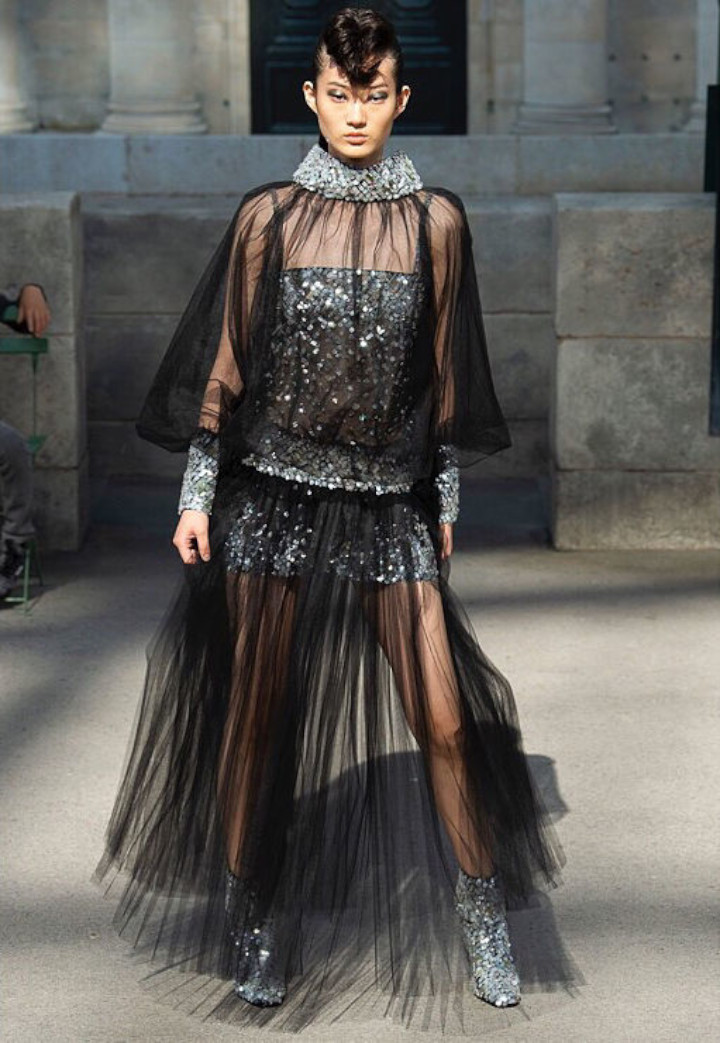 Gaya Nyentrik nan Glamour