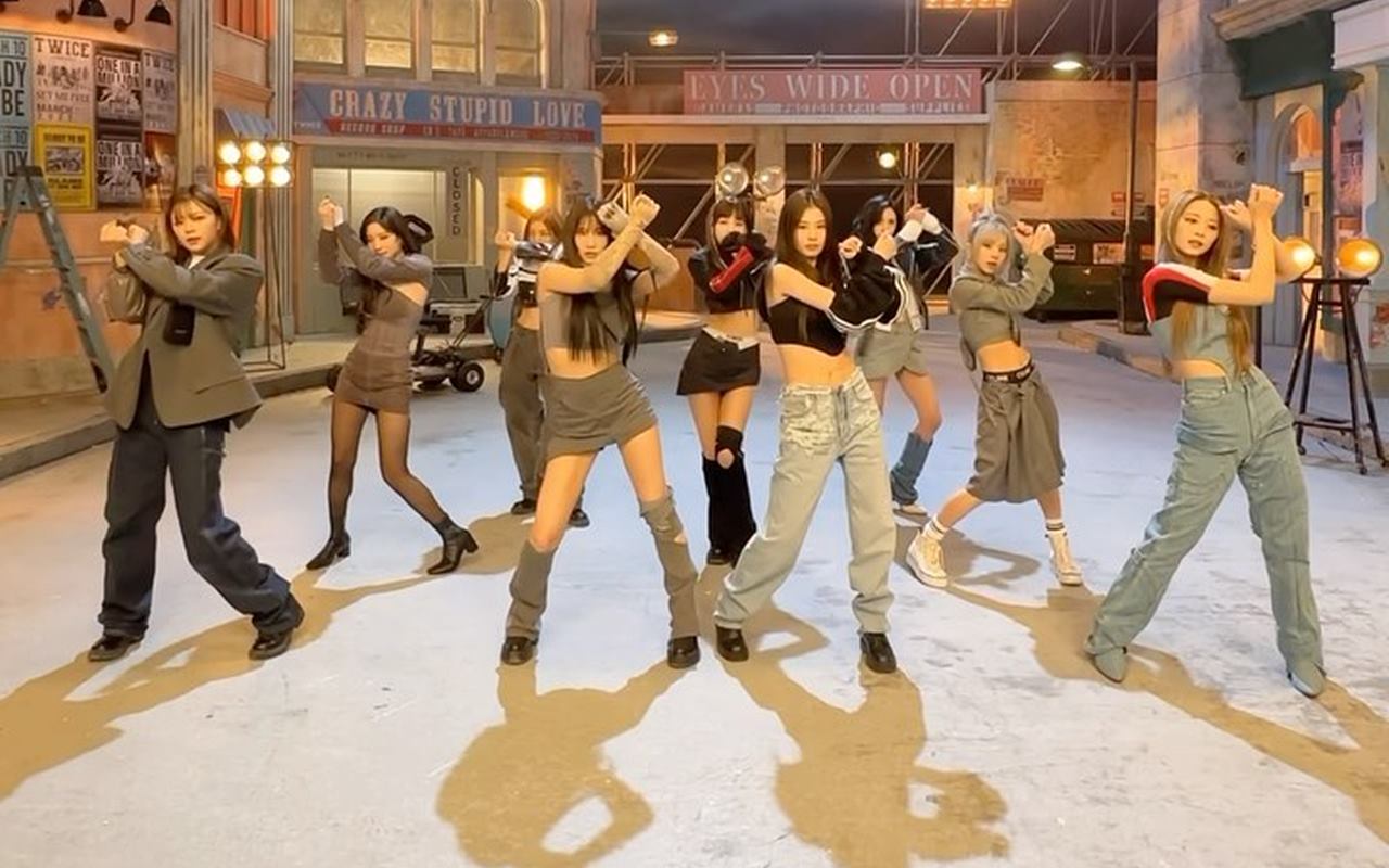 TWICE Nyanyi Live di Acara TV Amerika, Vokal Satu Member Jadi Sorotan