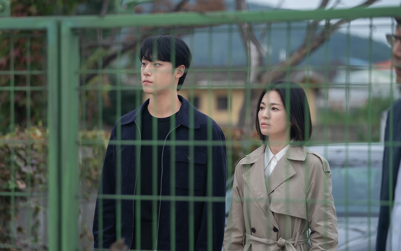 Lee Do Hyun Khawatirkan Romansanya Dengan Song Hye Kyo di 'The Glory'