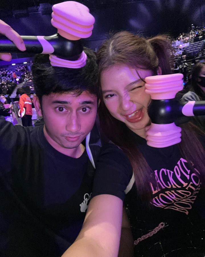 Tiara dan Alshad Nonton Konser BLACKPINK di Hong Kong