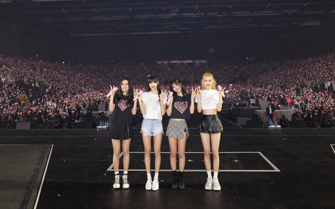 BLACKPINK Kenakan Berbagai Outfit Baru di Konser 'BORN PINK' Taiwan, Jennie Paling Mencolok