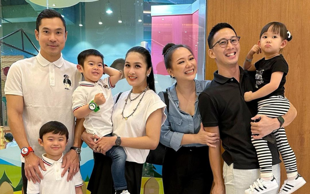 Sandra Dewi Ngakak Saat Anaknya Bikin Putri Cantik Yuanita Christiani Salting