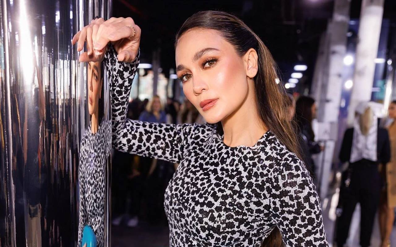 Edisi Ramadan, Luna Maya Tampil Anggun Dengan Busana Tertutup Tuai Pujian Selangit