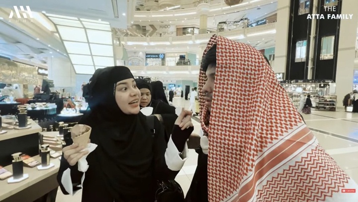 Tajir Melintir, Atta Halilintar Minta Diskon Kala Aurel Hermansyah Beli Parfum Tajir Melintir, Atta Halilintar Minta Diskon Kala Aurel Hermansyah Beli Parfum Tajir Melintir, Atta Halilintar Minta Diskon Kala Aurel Hermansyah Beli Parfum