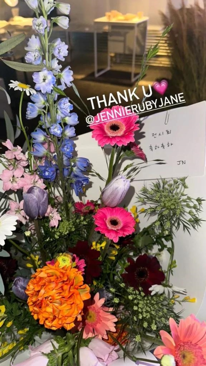 Kang Seung Yoon WINNER Pamer Hadiah dari Jennie BLACKPINK di Hari Spesialnya Kang Seung Yoon WINNER Pamer Hadiah dari Jennie BLACKPINK di Hari Spesialnya