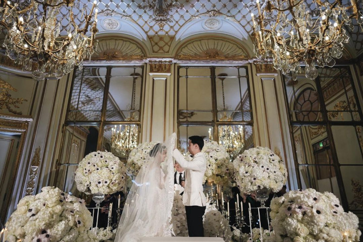 Momen Buka Veil