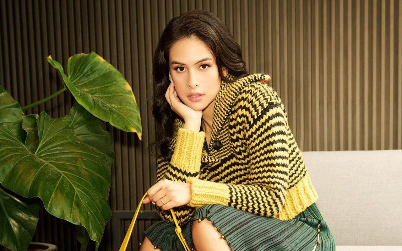 Maudy Ayunda Bagikan BTS Photoshoot Kece, Sang Fotografer Malah Bikin Salfok