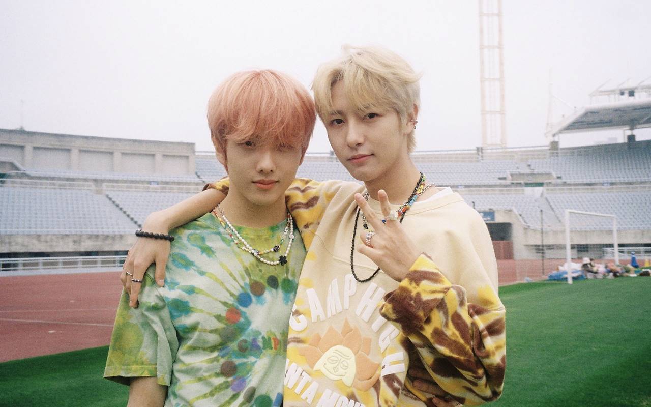 Jisung NCT Ngide Tiru Aksi Fans di Bandara, Renjun Sampai Senyum Penuh Makna