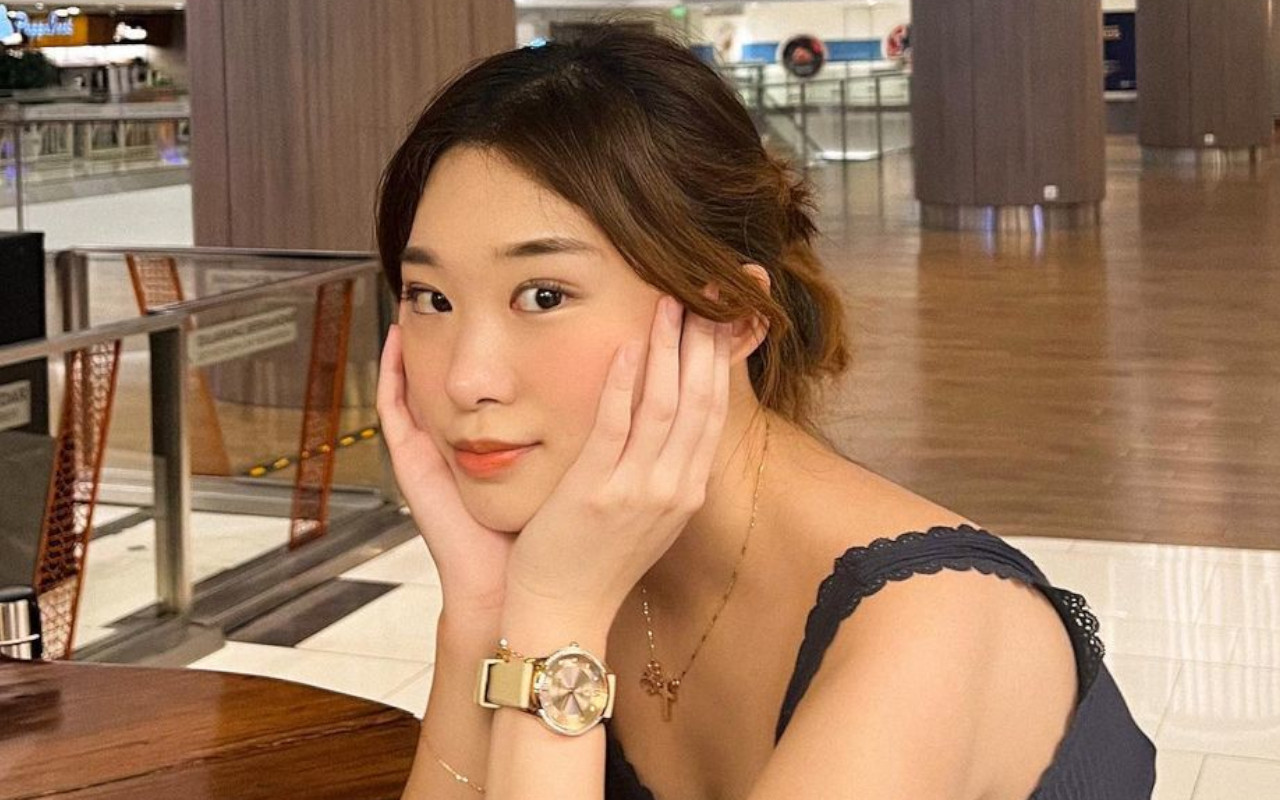 Biasa Seksi, Livy Renata Tampil Sopan Tertutup Di Syukuran Rumah Fuji An Tuai Pujian