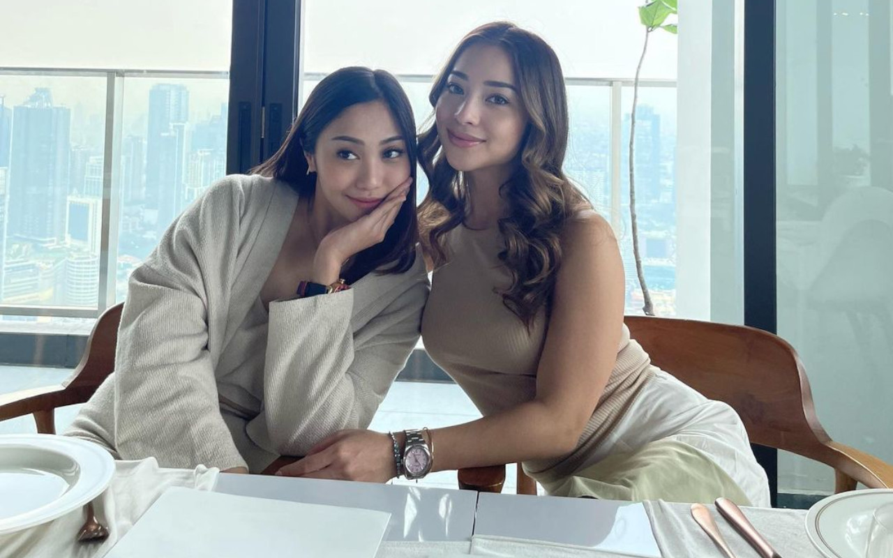 Pose Melet, Nikita Willy Foto Cantik Bareng Adik Tuai Pujian Sister Goals