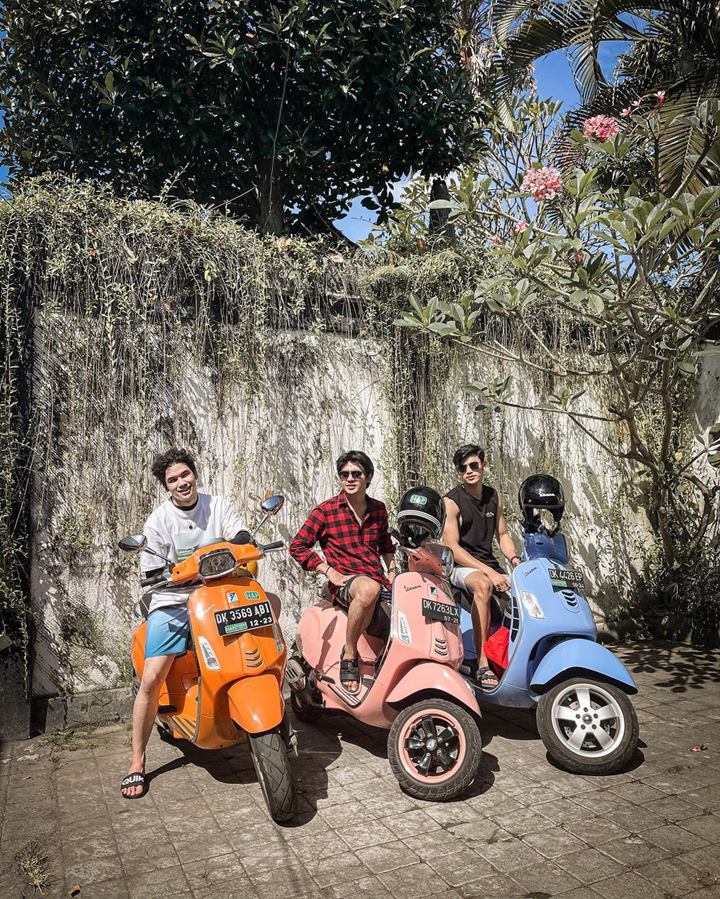Naik Vespa