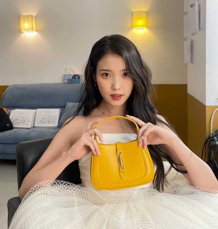 IU