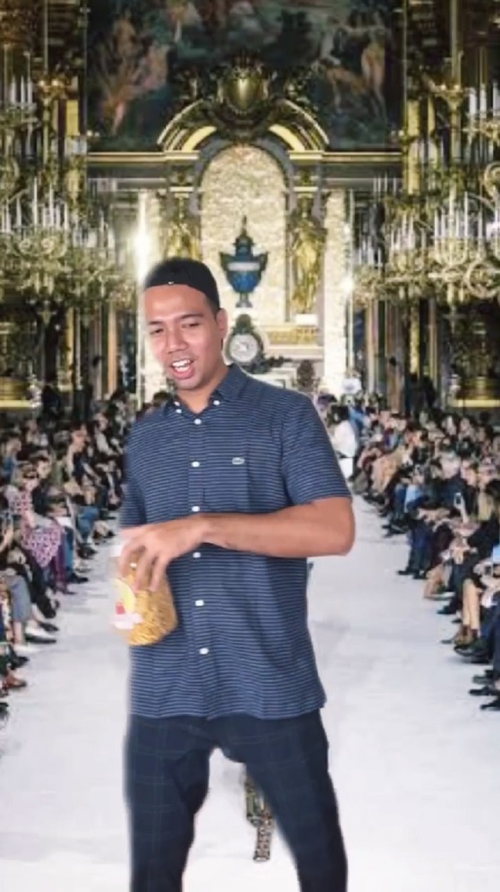 Ide Jualan di 'Paris Fashion Week'