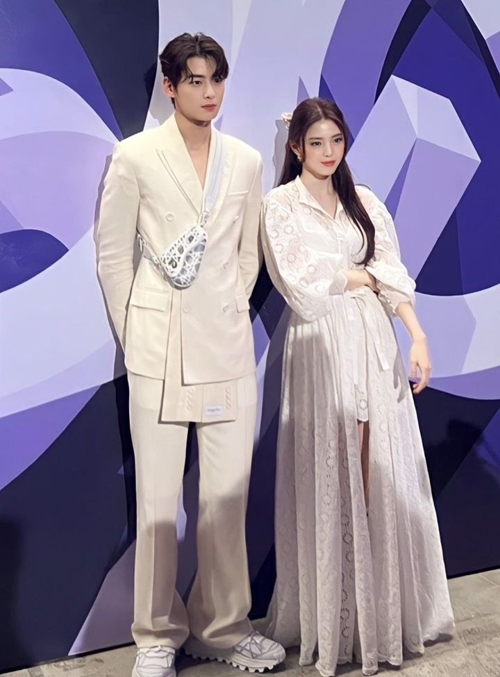 Cha Eunwoo & Han So Hee Kembali 1 Frame Ramai Dibilang Unreal