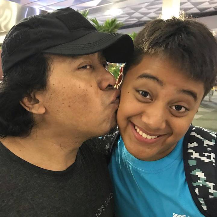 Antarkan Anak ke Bandara