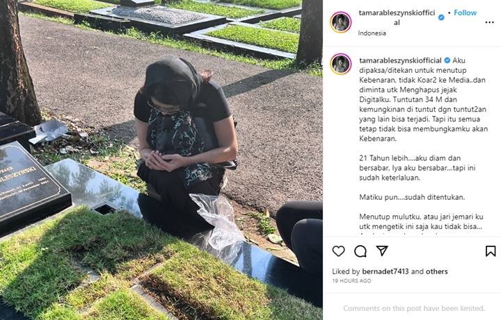 Ngadu di Pusara Ayah, Tamara Bleszynski Siap Jika Harus Pakai Baju Oren