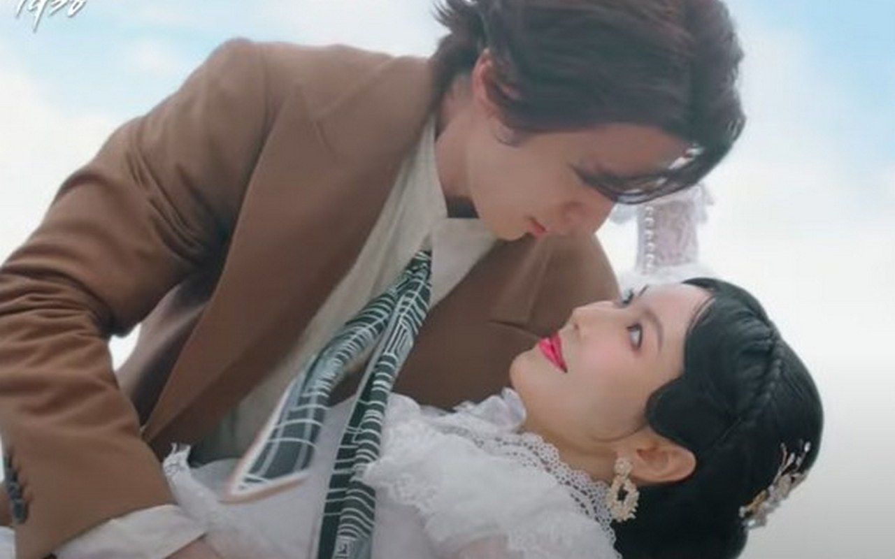 Rindukan Jo Bo Ah, Lee Dong Wook Malah Tatap Mesra Kim So Yeon di Teaser 'Tale of the Nine-Tailed'