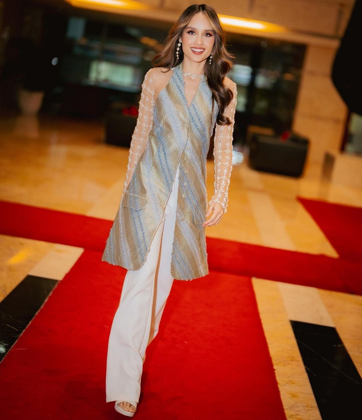 Cinta Laura
