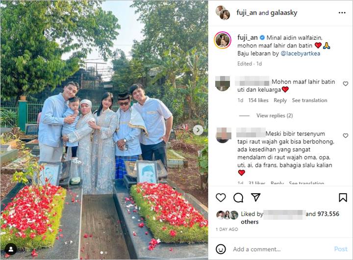 Gala Sky Foto di Makam Vanessa Angel-Bibi, Fuji An Unboxing Hampers Lebaran Mewah - Topik Pagi