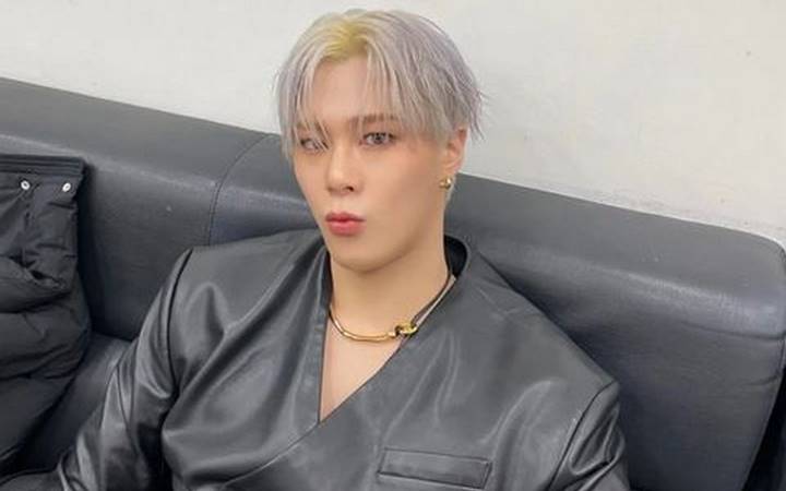 Gala Sky Foto di Makam Vanessa Angel-Bibi, Fuji An Unboxing Hampers Lebaran Mewah - Topik Pagi