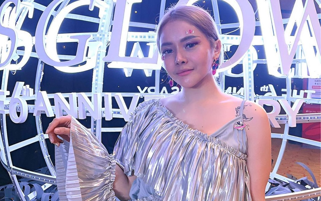 Dikira Berkelas, Style Eks Babysitter Mawar AFI Terkuak Usai Pamer Mirror Selfie Direspons Nyelekit