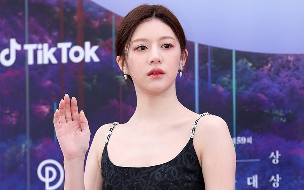 Baeksang Arts Awards 2023: Go Yoon Jung Buka Suara Usai Bikin Khawatir di Red Carpet