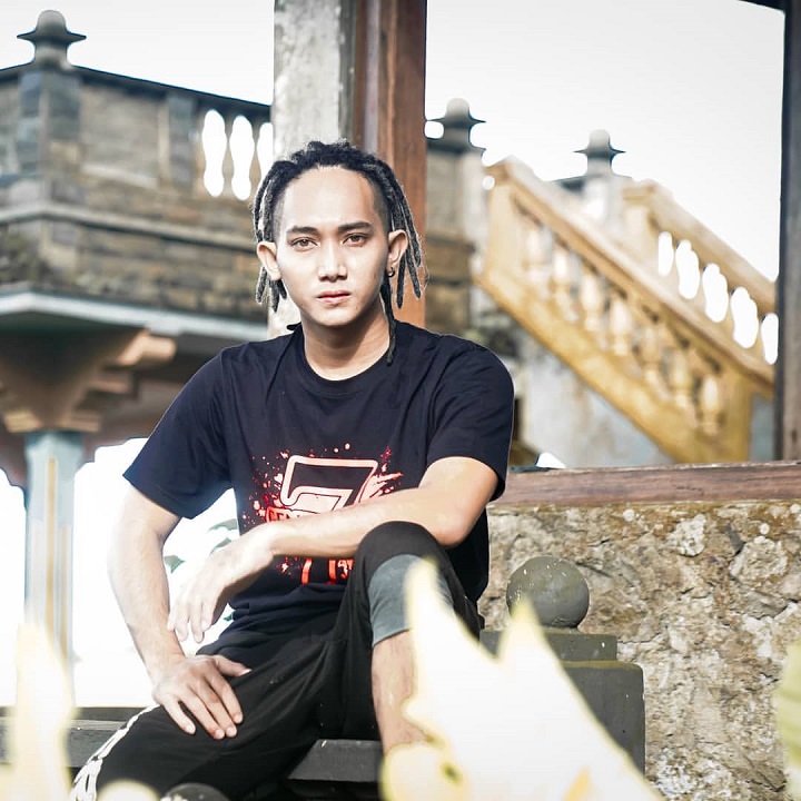 Ubah Penampilan Rambut Gimbal