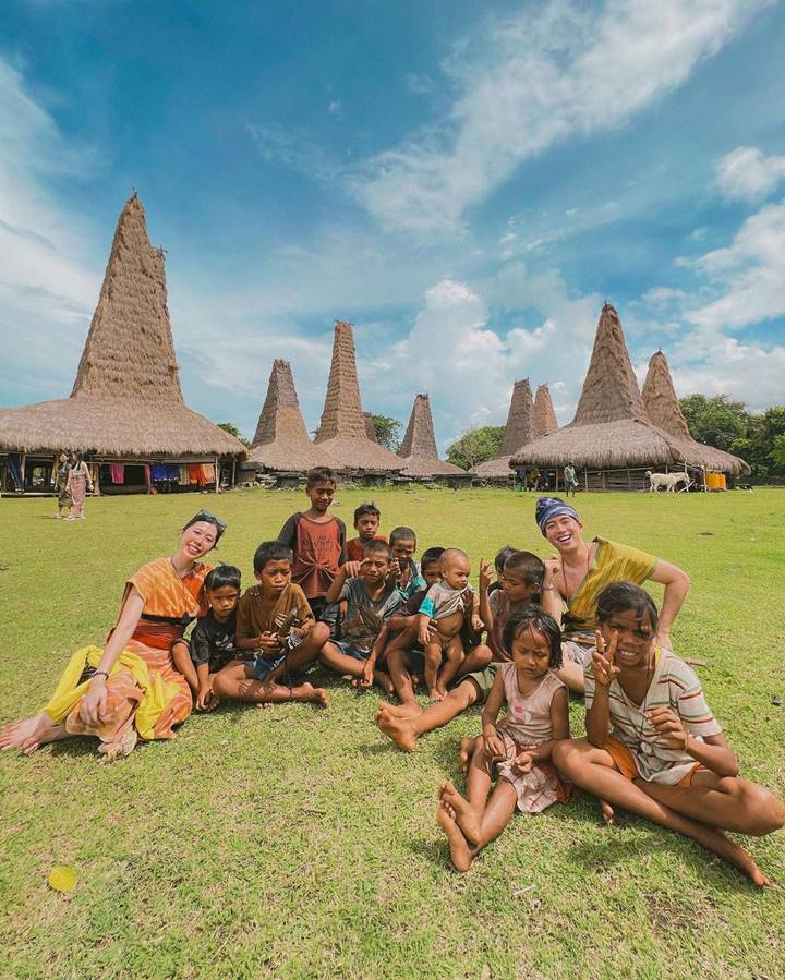Akrab dengan Anak-Anak Sumba