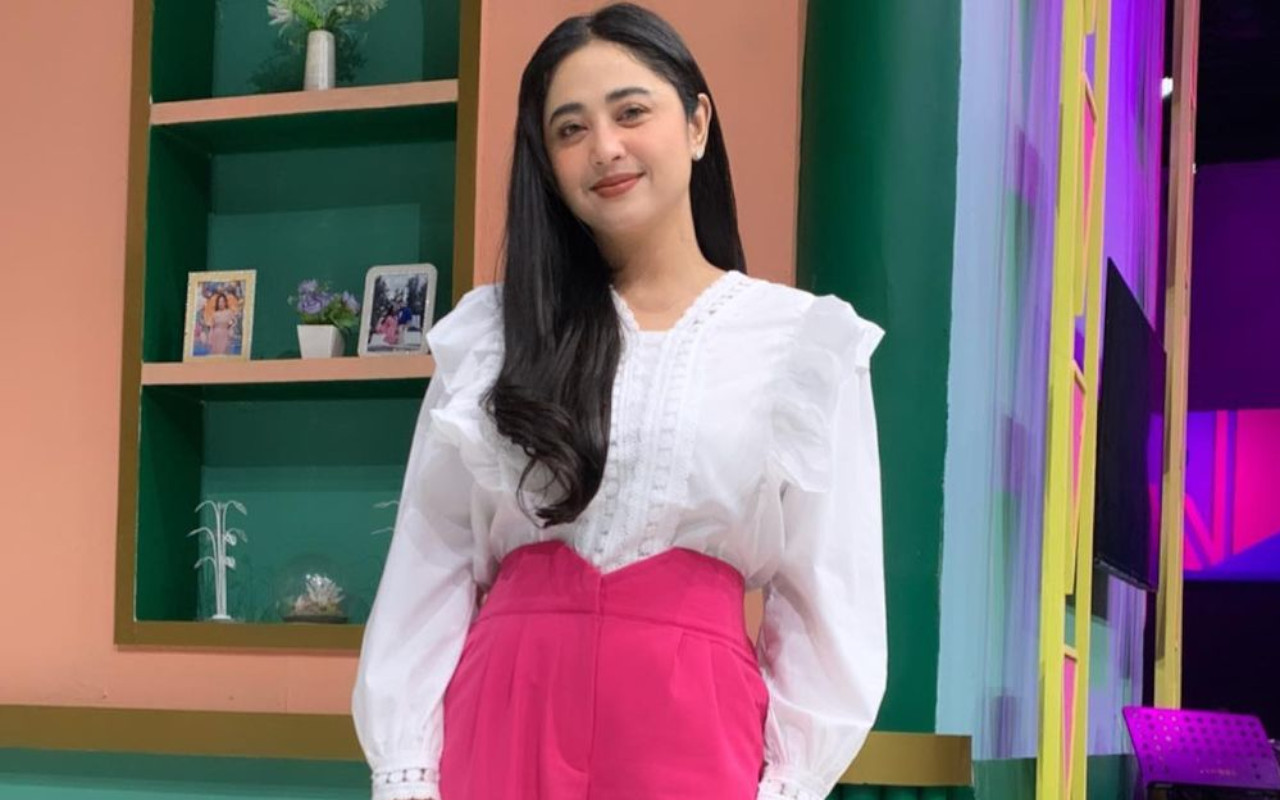 Dewi Persik Operasi Mata Gegara Kebanyakan Nangis, Penampilan Barunya Bikin Pangling