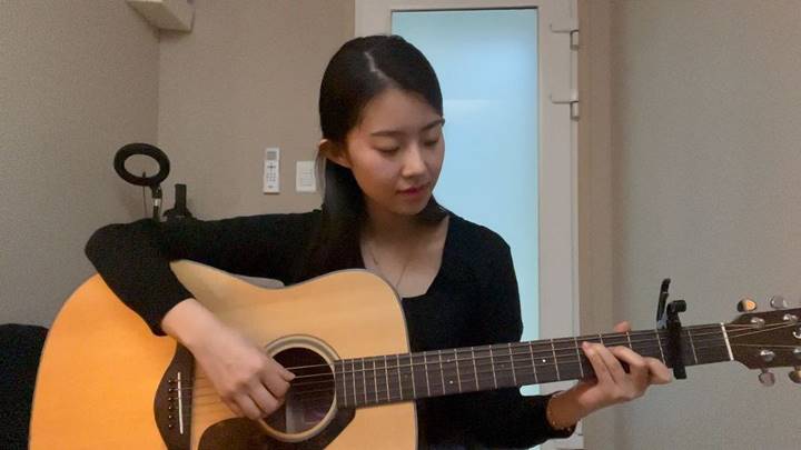 Pandai Bermain Gitar