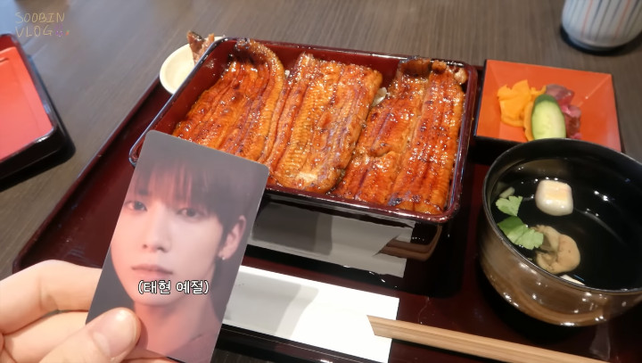 Soobin TXT Adaptasi Ritual Foto PC Sebelum Makan, Taehyun Gagal Paham