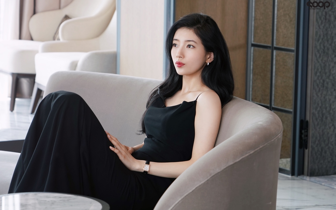 Bae Suzy Ubah Gaya Make-Up di Event Arloji Mewah, Bagian Mata Picu Perdebatan