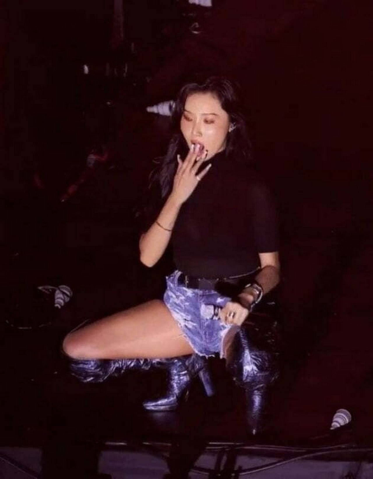 Gerakan Tari Seksi Hwasa MAMAMOO Di Panggung Acara Kampus Tuai Beragam Reaksi