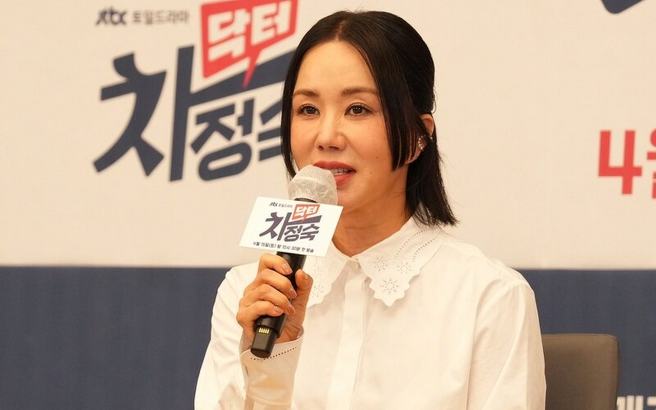 Pemeran Ibu Mertua Ungkap Perlakuan Manis Uhm Jung Hwa Yang Bikin Dirinya Terharu di 'Doctor Cha'