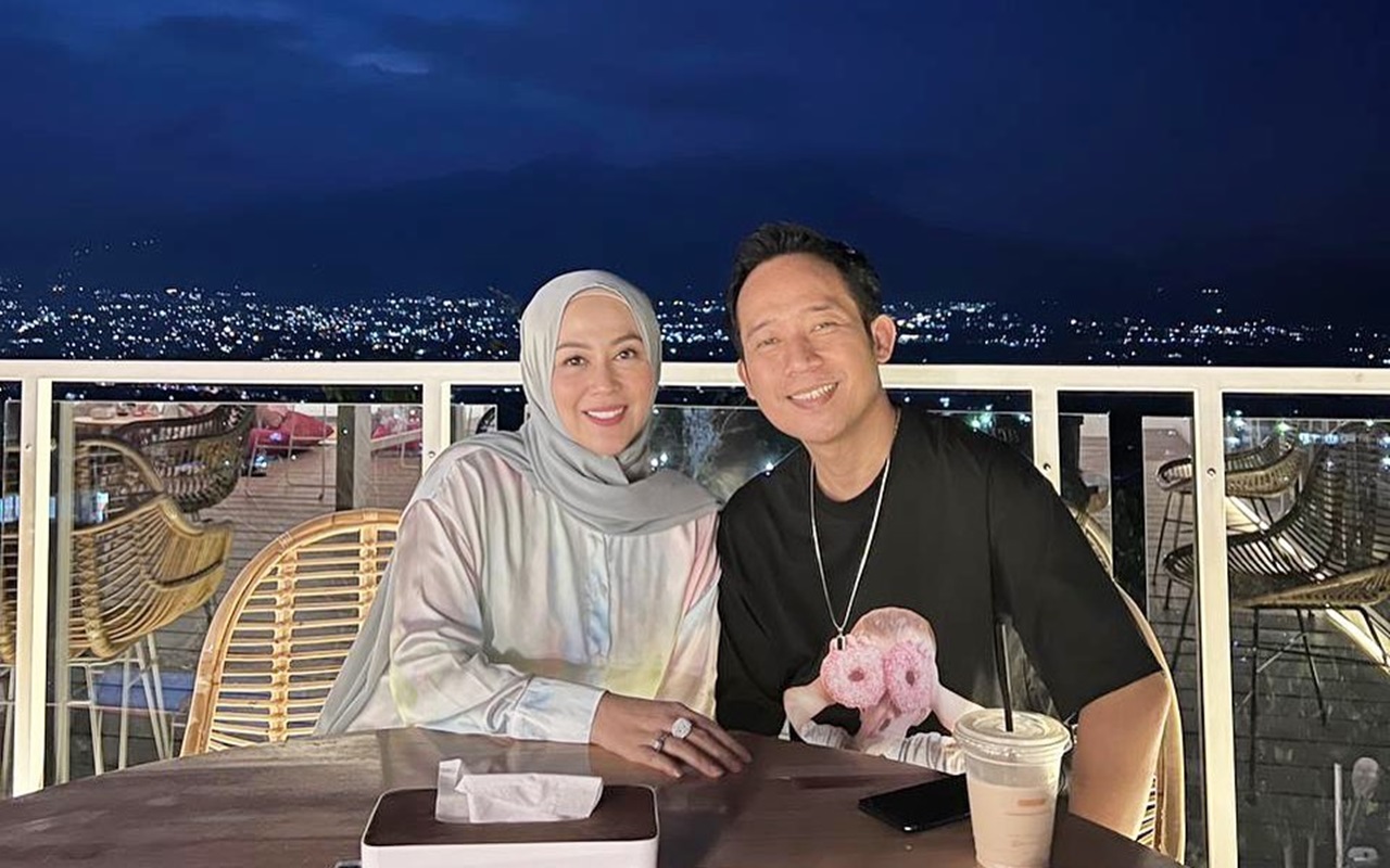 Diterpa Isu Cerai, Denny Cagur Minta Sang Istri Bersabar