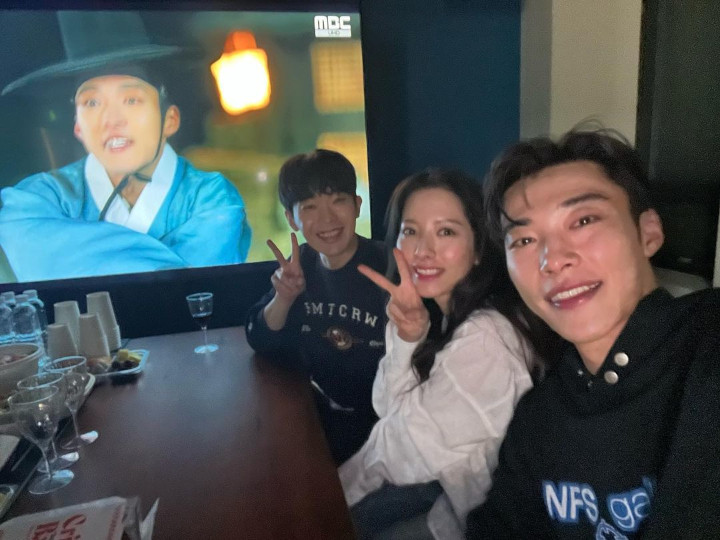 Nonton Drama Sendiri
