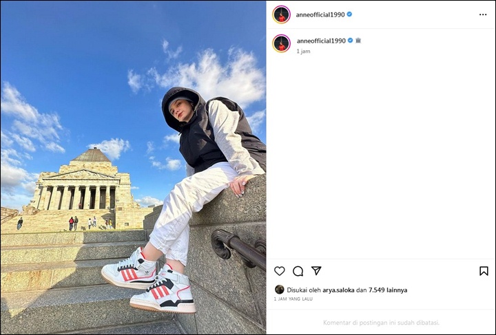 Putri Anne Pose Tanpa Hijab di Melbourne, Arya Saloka Gercep Like