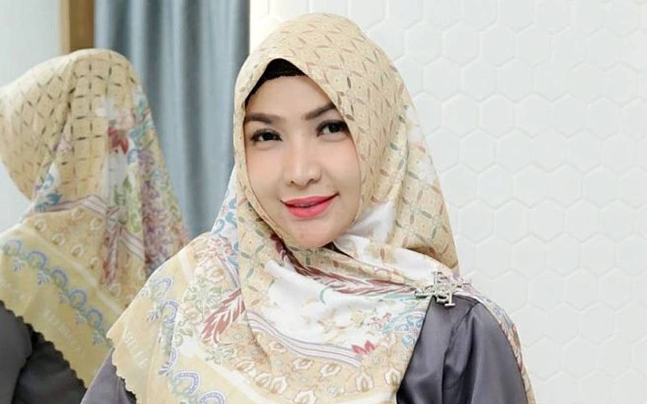 Roro Fitria Lapor Polisi Usai Kehilangan Satu Set Perhiasan, Singgung Bukti Soal Terduga Pelaku