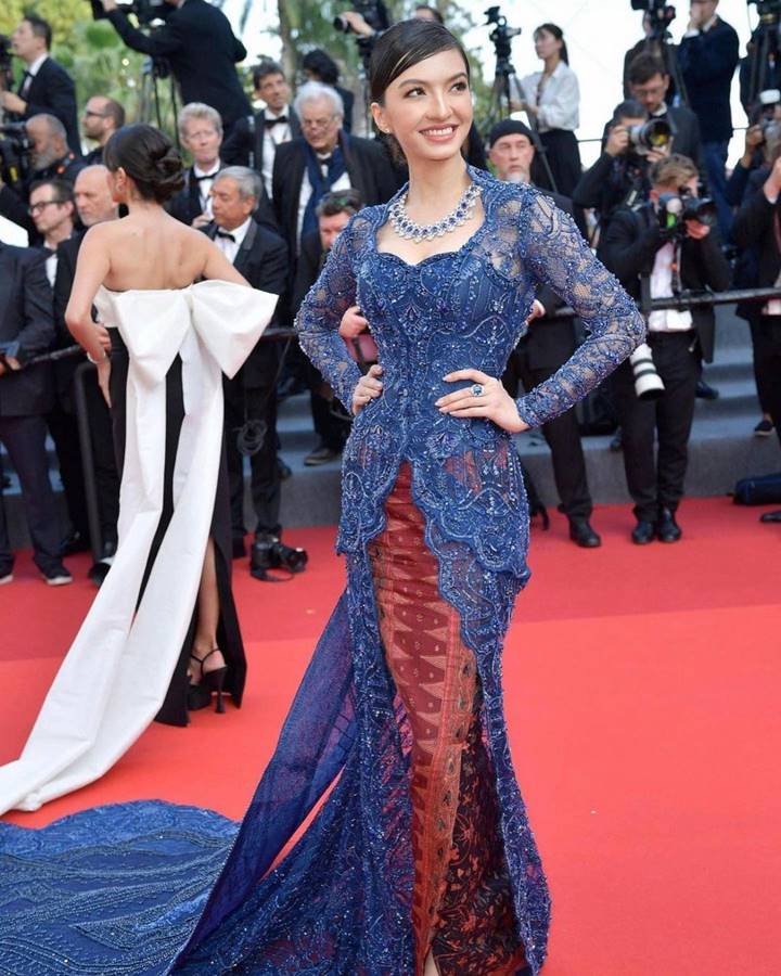 Raline Shah Pakai Kebaya di Festival Film Cannes