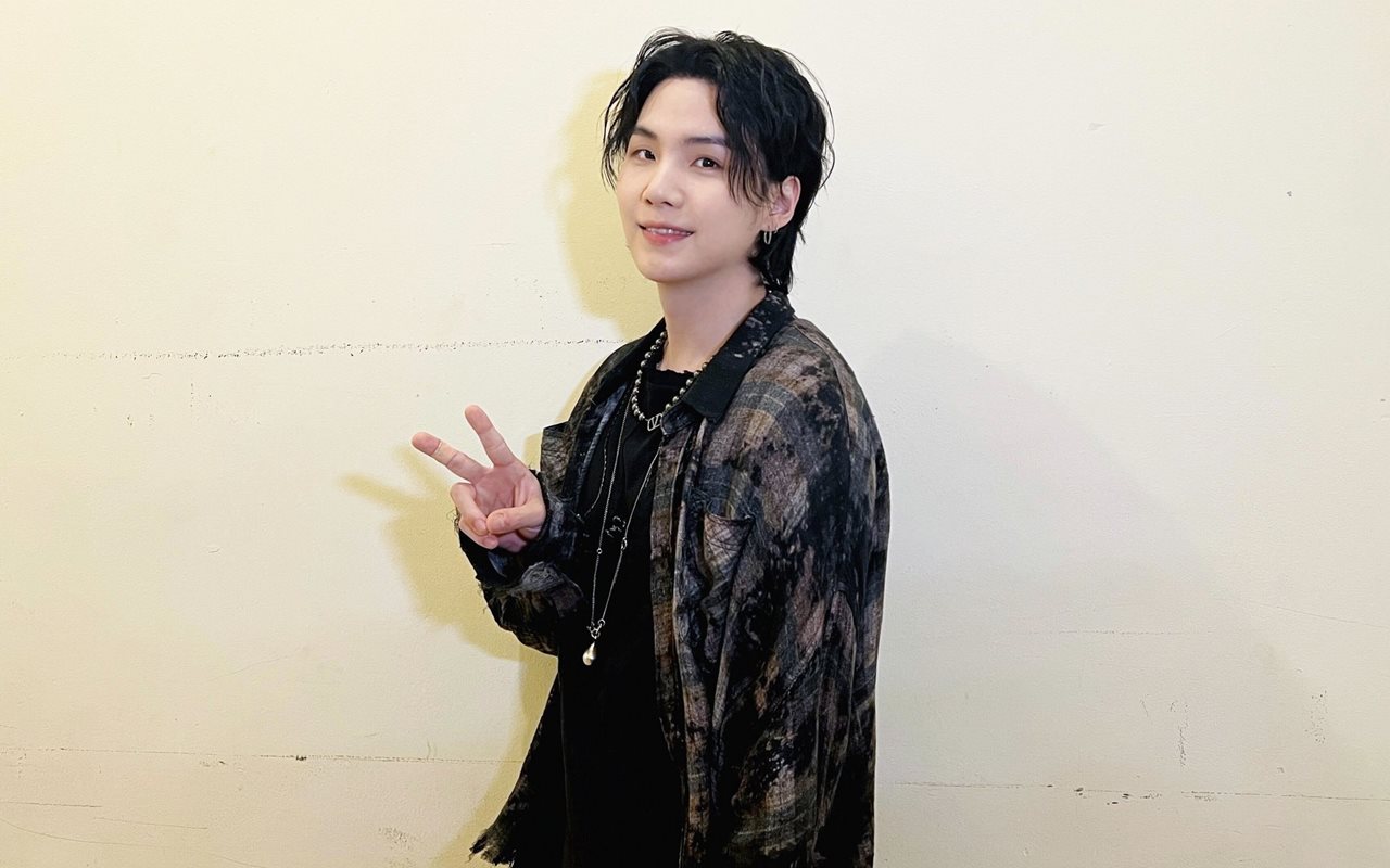 Gelar Konser Solo, Suga BTS Gercep Revisi Salah Ketik Ibu Kota Indonesia